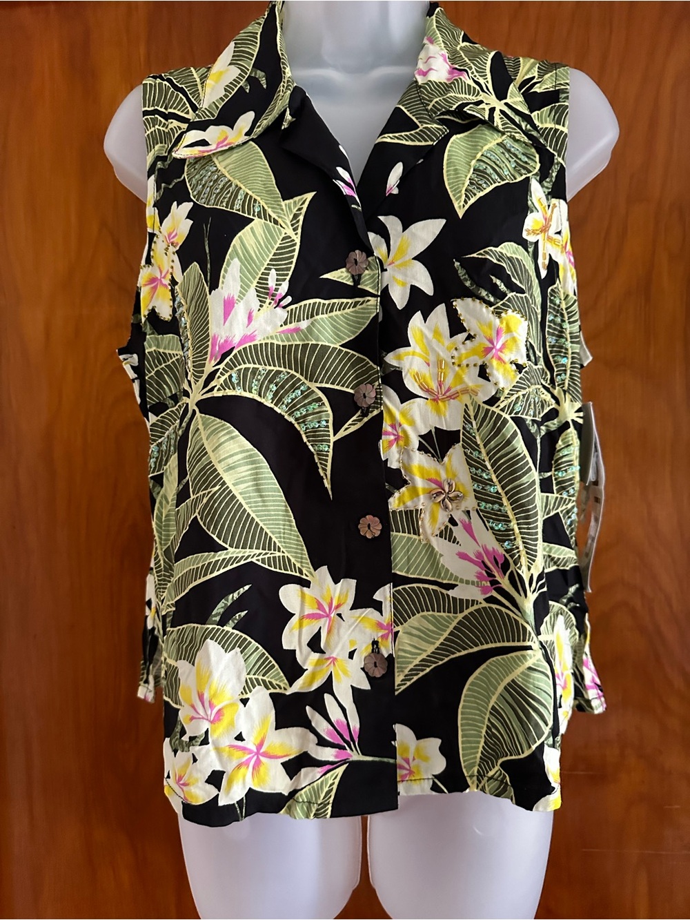 FAITH Resortwear Beaded Tropical Floral Sleeveless Hawaiian Blouse Medium